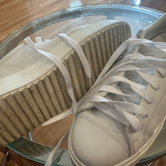 Louis Vuitton Sneakers - Picture 5 of 5